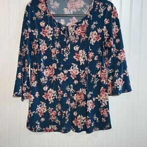 Ava James floral pleated front tie neck 3/4 sleeve swing top size small